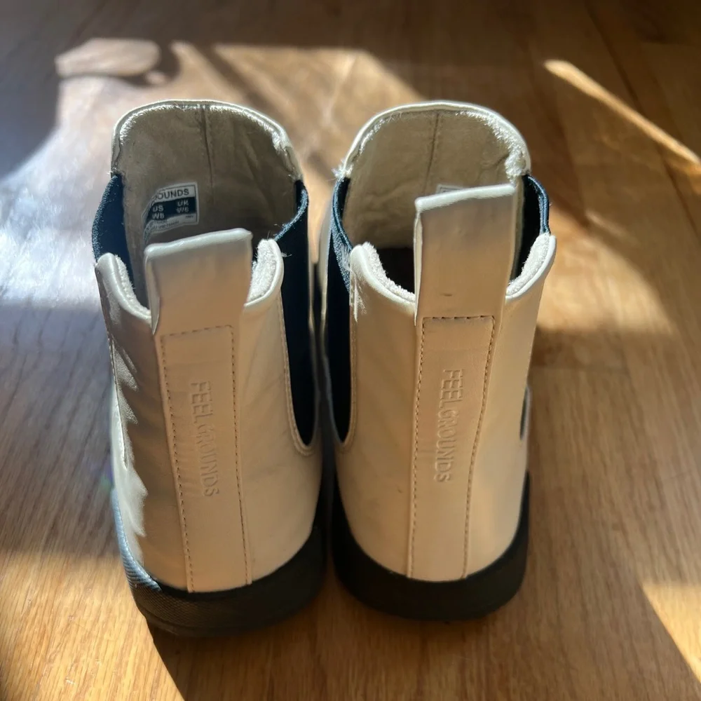 Feelgrounds Chelsea Boot 39/8 EUC - Picture 3 of 5